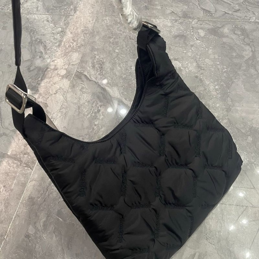 Lululemon Quilty Pleasures Shoulder Bag Mini · DL9339 — תמונה 10