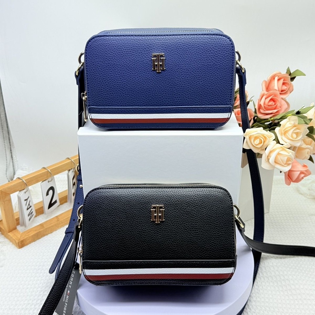 Tommy Hilfiger Signature Stripe Crossbody Bag · WT56241 — תמונה 10