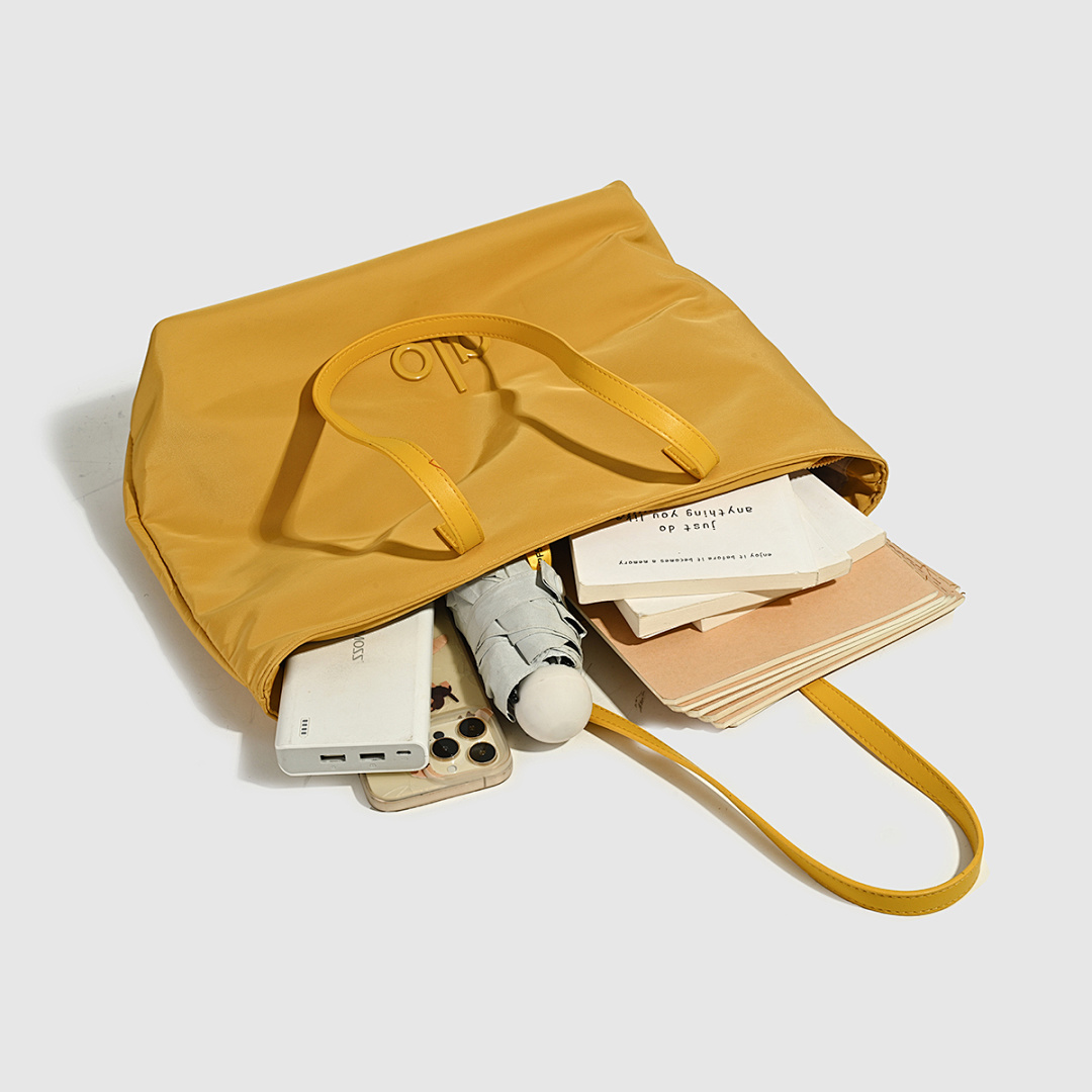 Alo Iconic Studio Tote · WA8134 — תמונה 13