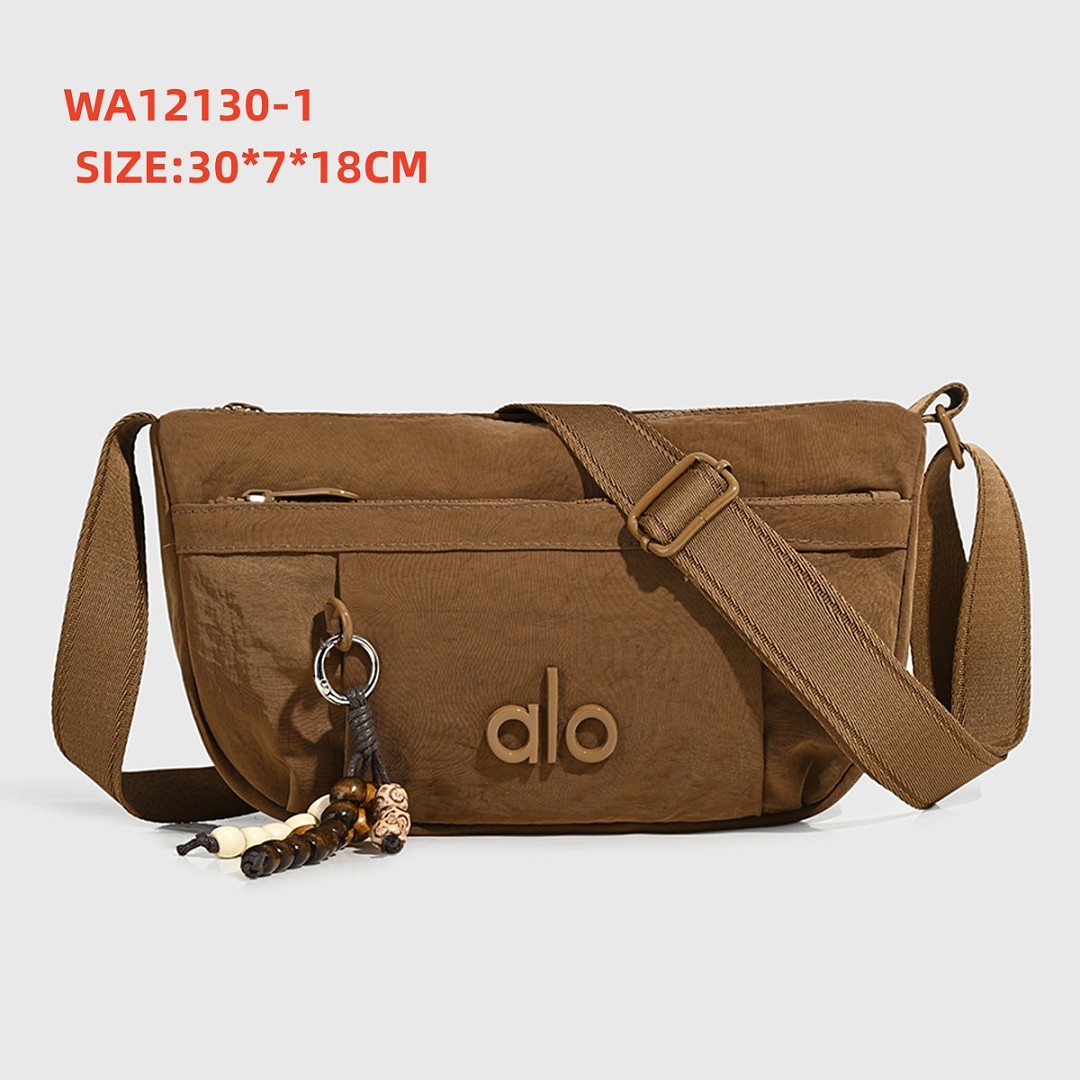 Alo Yoga Explorer Fanny Pack · WA12130