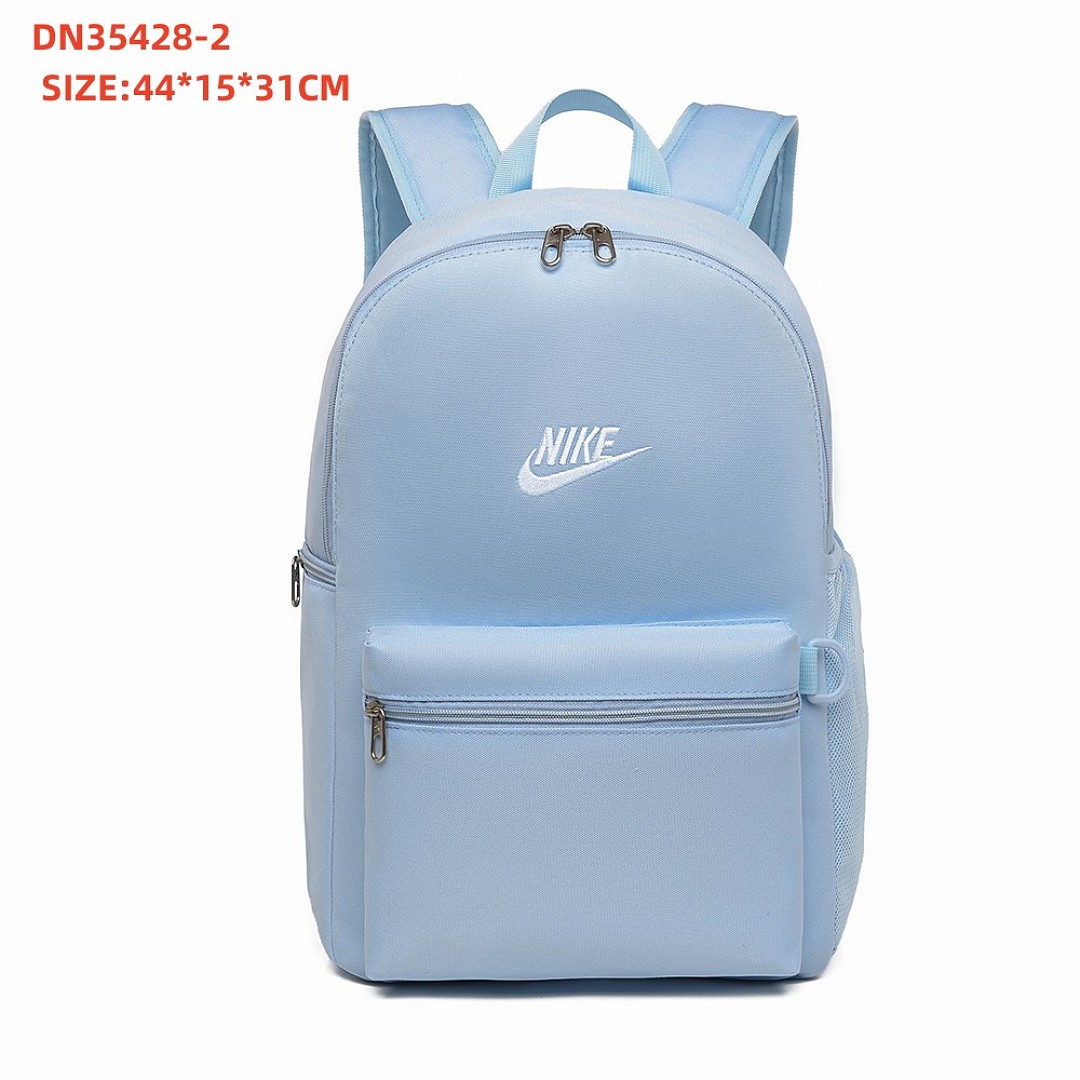 Nike — תיק גב · DN35428