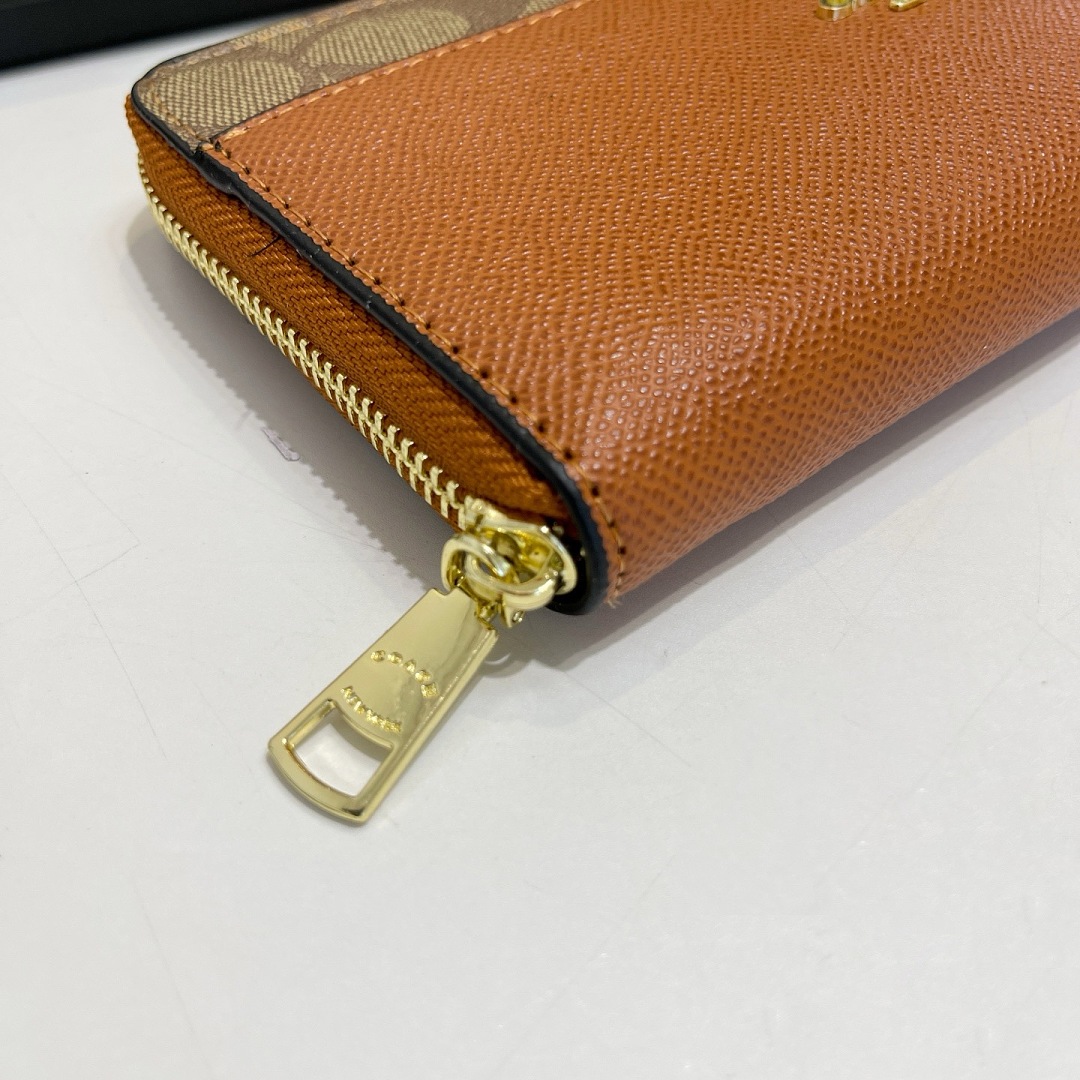 Coach Accordion Zip Wallet · EC0327 — תמונה 6