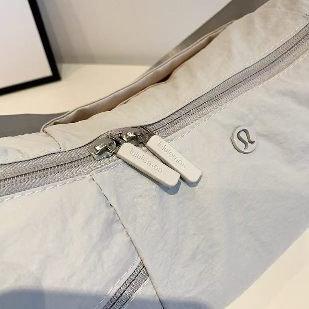 Lululemon Slouchy Sling Bag · EL2637 — תמונה 7