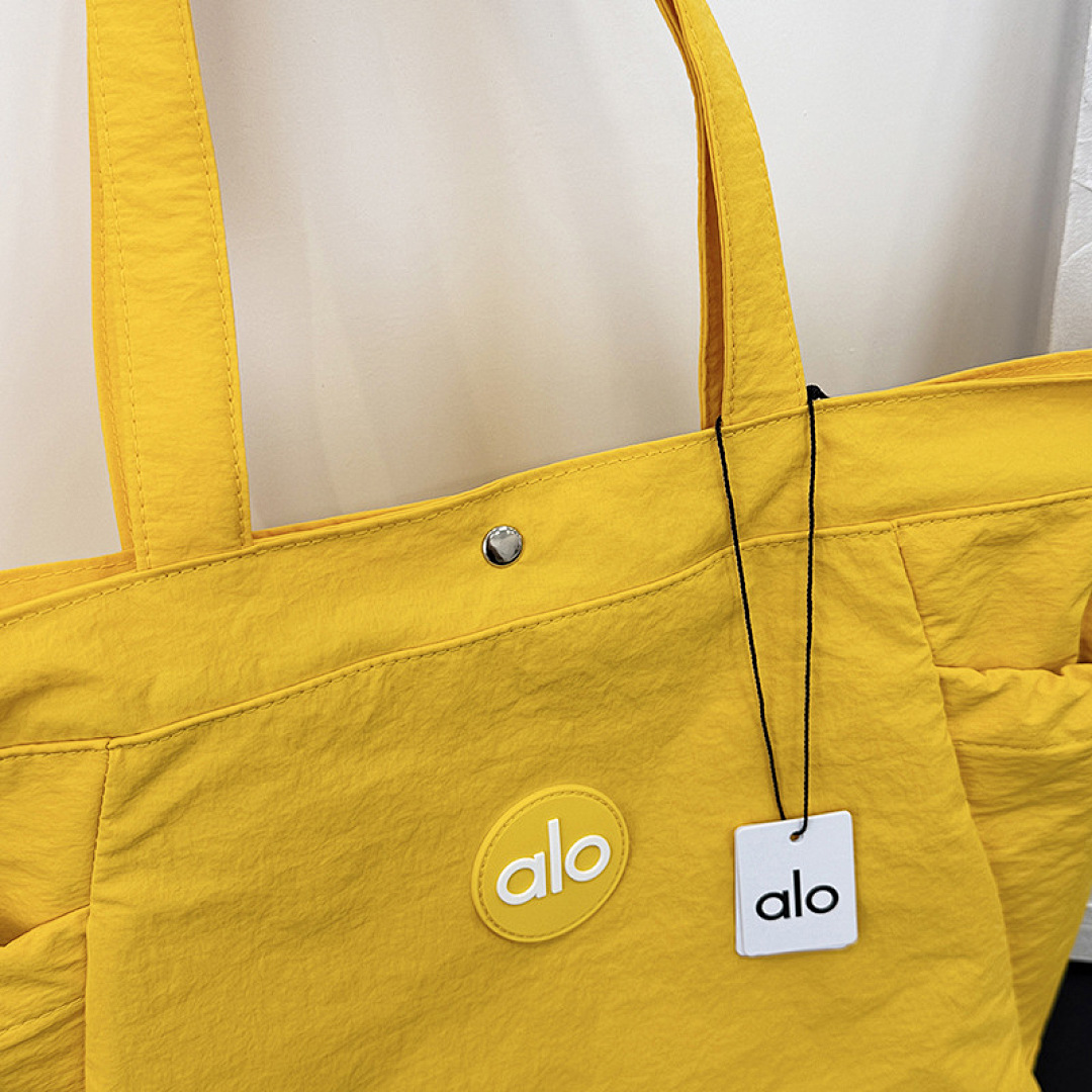 Alo Aura Universal Tote · WA57416 — תמונה 10
