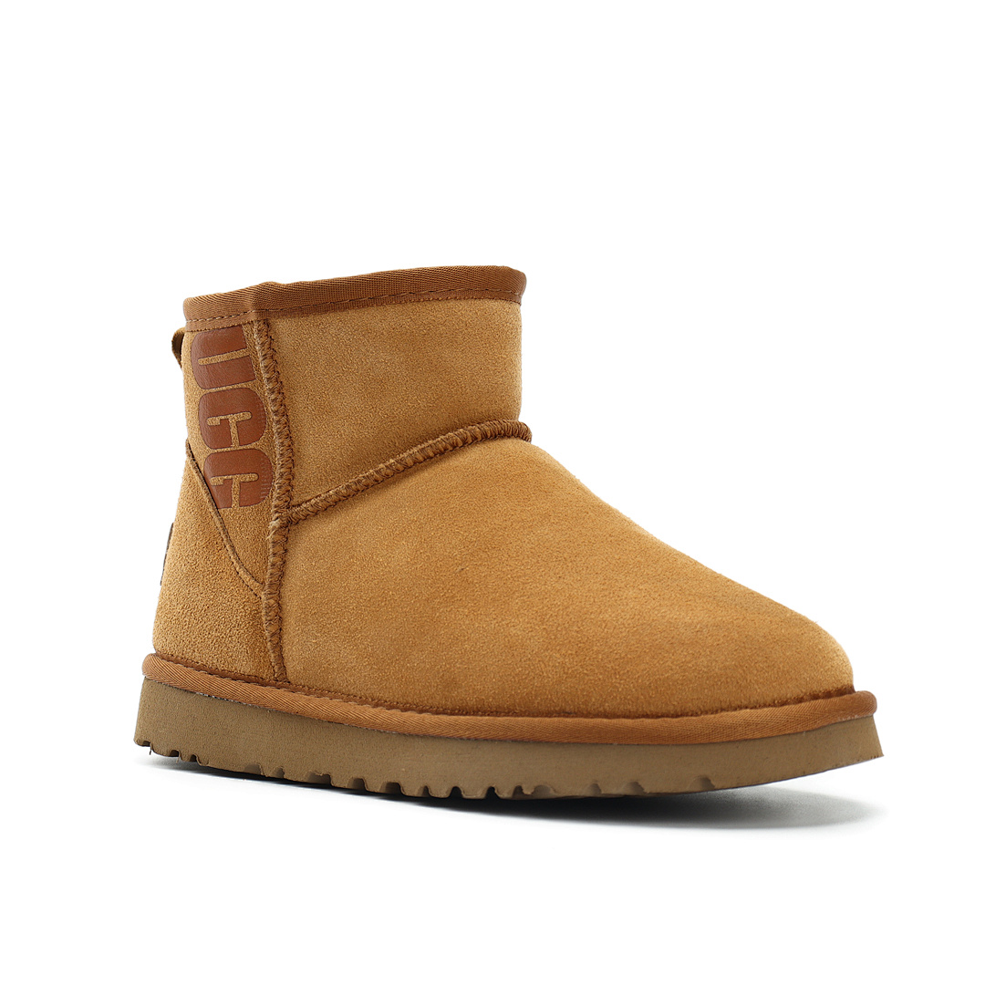 UGG Classic Mini Rubber Logo Boot · UU58544 — תמונה 24