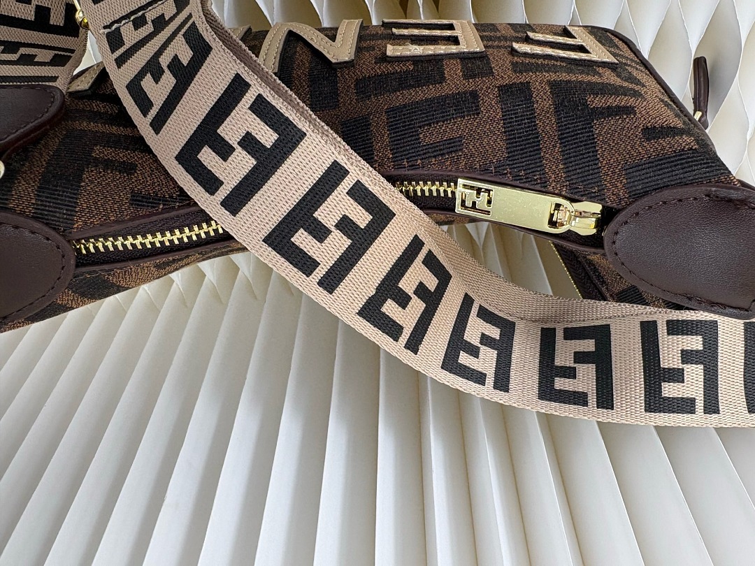 Fendi Baguette · EF88171 — תמונה 5
