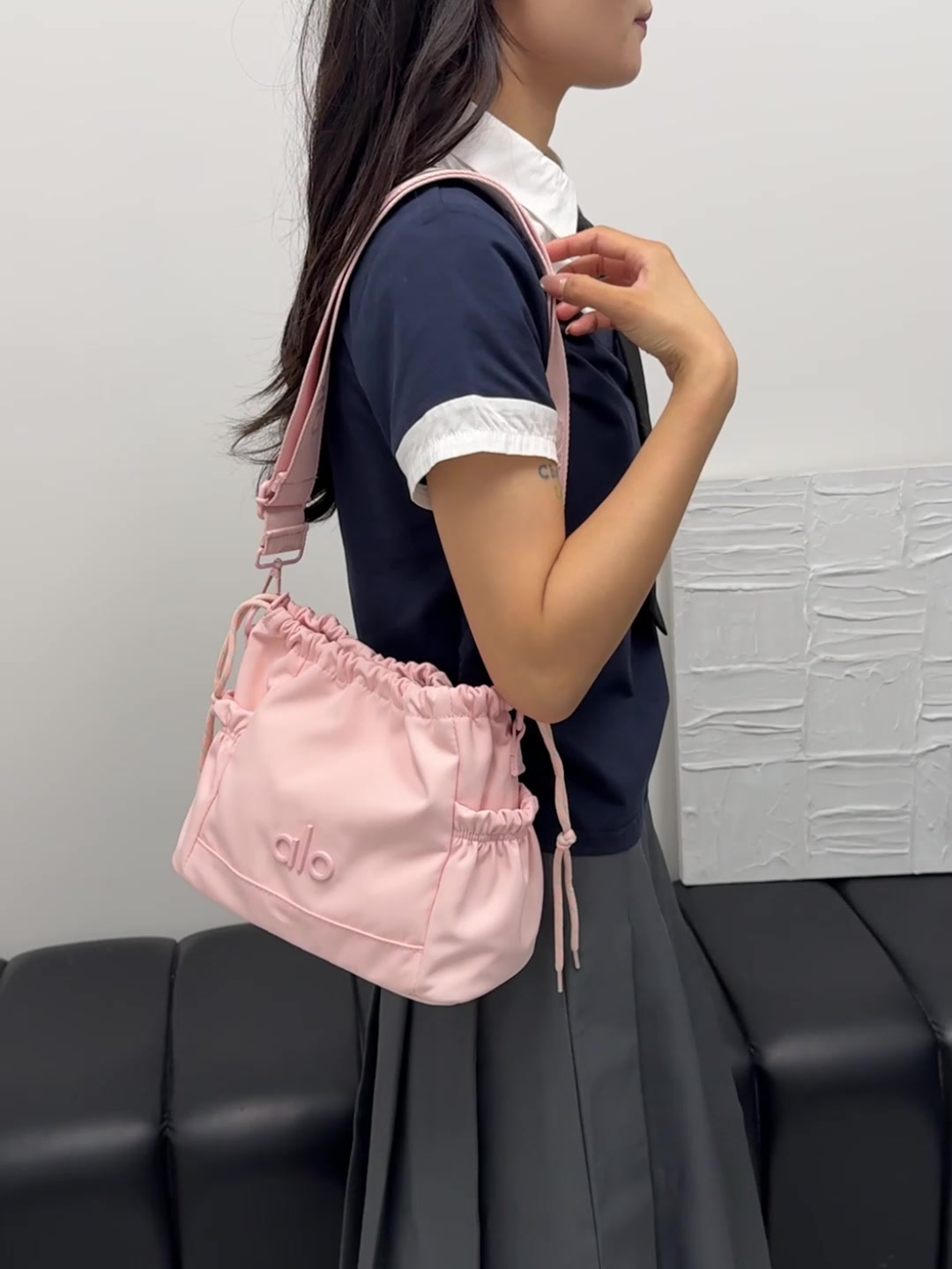Alo Yoga Tactical Explorer Bucket Bag · WA14033 — תמונה 7