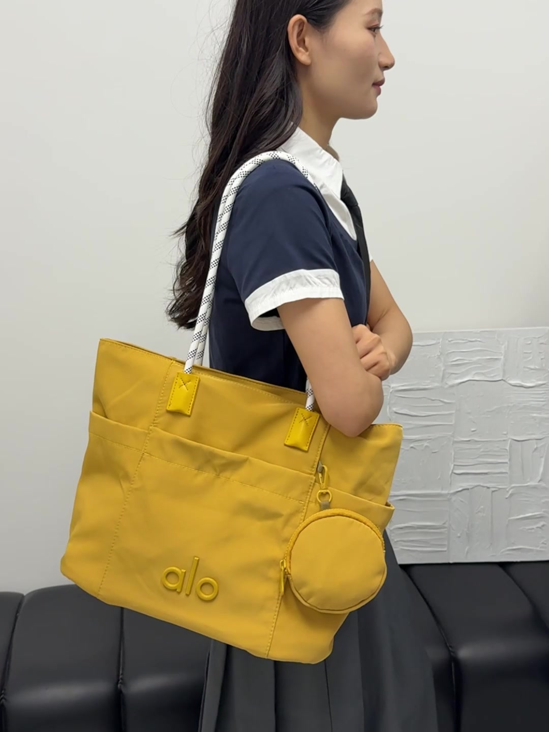 Alo Yoga Studio Utility Carryall Tote · WA14239 — תמונה 7