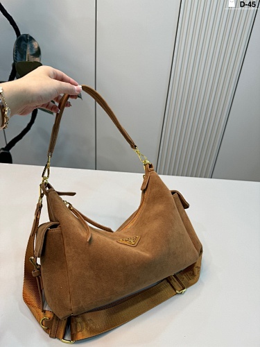 PRADA 78$    11114-T