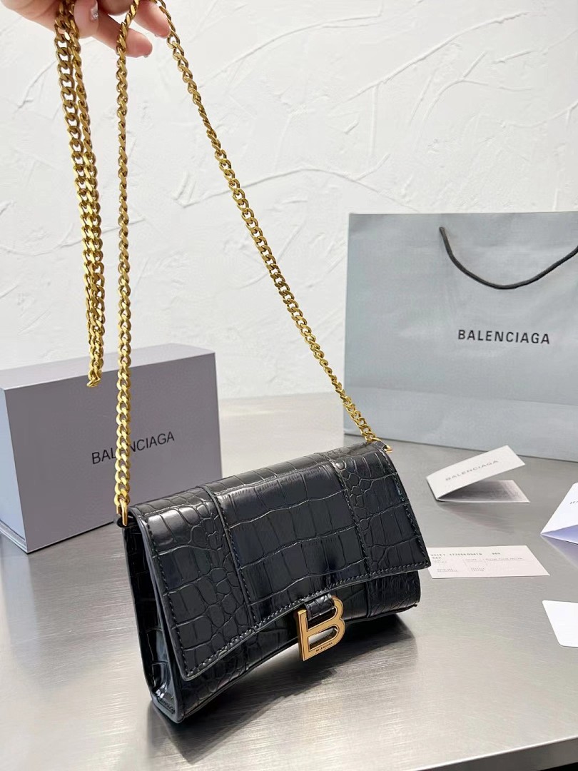Balenciaga  66.99$  code 9701-T