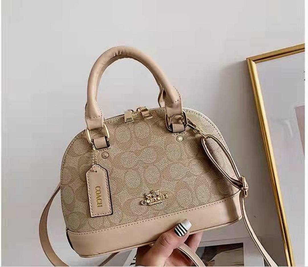 code 8343-T COACH 30.97$