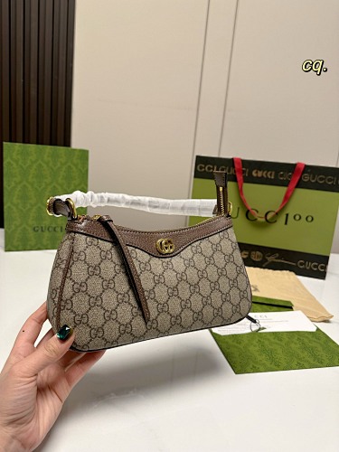 Gucci    306-10156-T