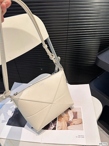 LOEVE 55$ GBB    10714-T