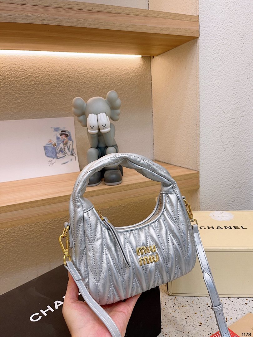 54$-MIUMIU    9837-T