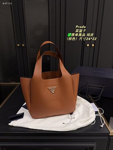 Prada 63$    10723-T