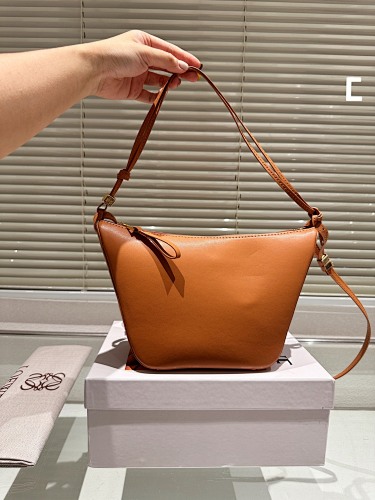 57$-loewe    9859-T
