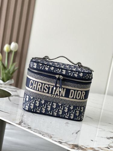 DIOR 78$    10690-T