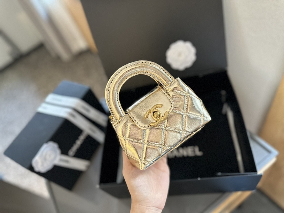 CHANEL 54.95$    CODE 306-10788-T