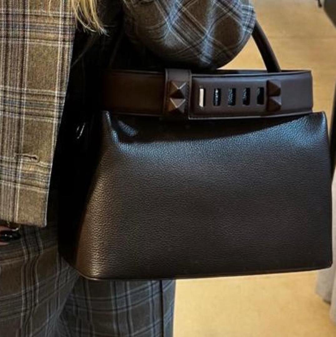 Valentino 142$   10998-T