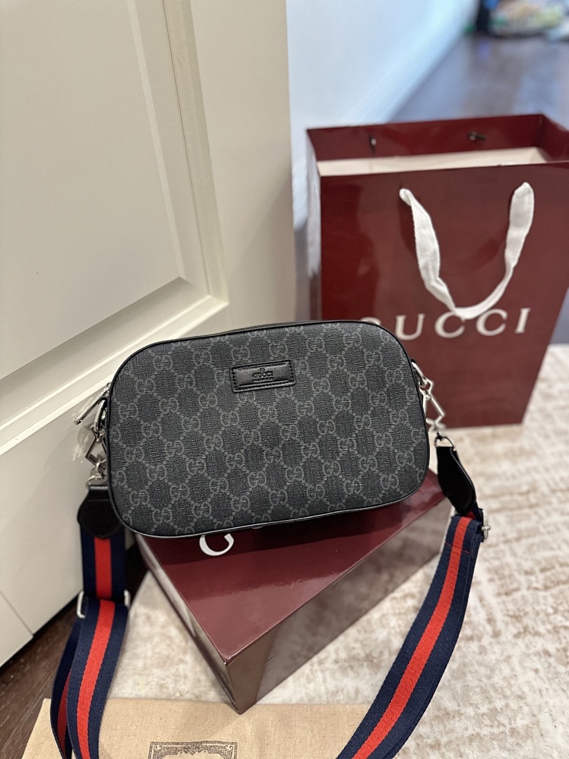 GUCCI 51.78$    CODE 306-10787-T