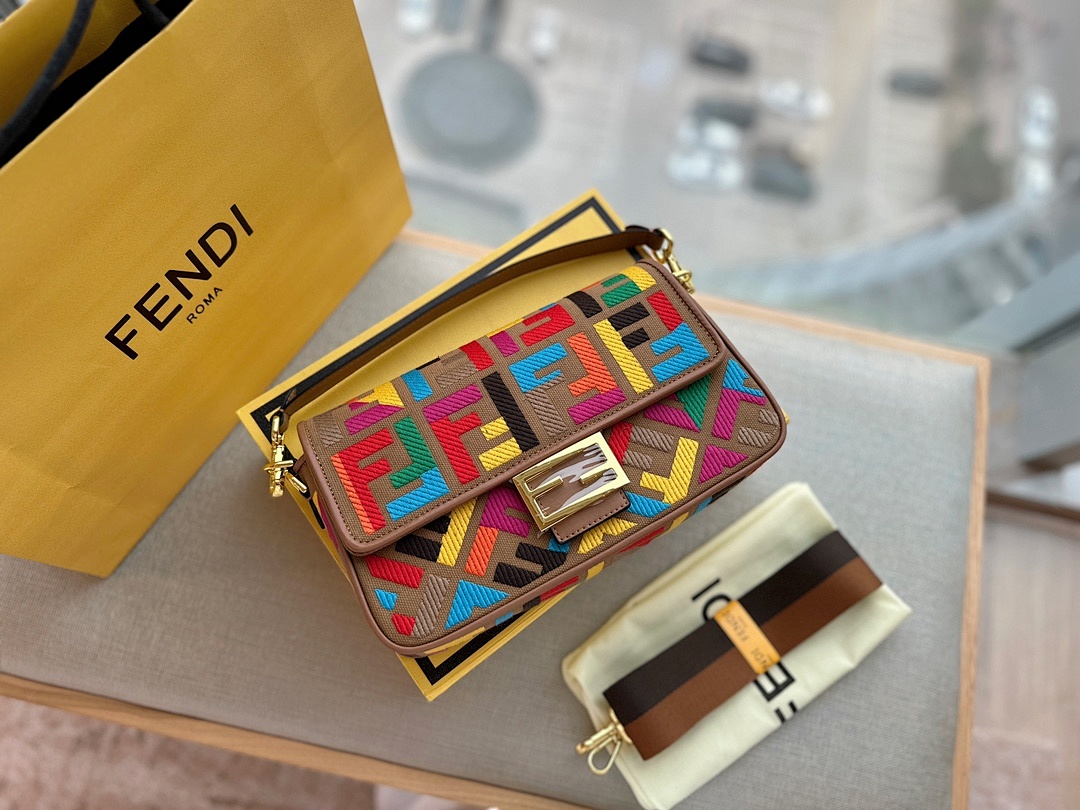 Fendi Baguette Mini · 4725 — תמונה 20