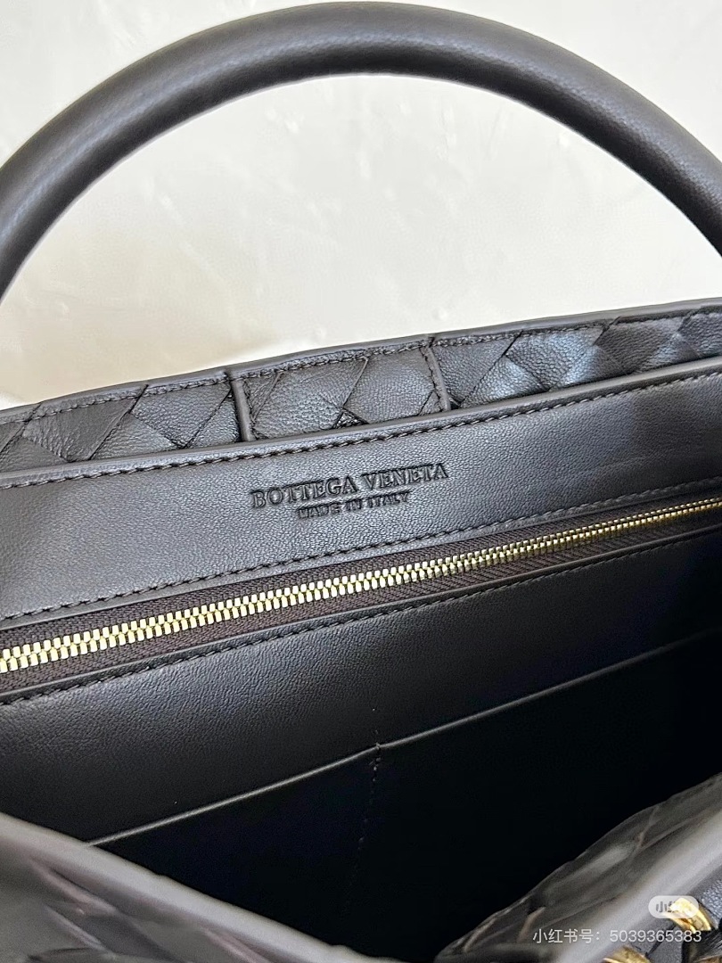 Bottega Veneta Andiamo · 6129 — תמונה 8