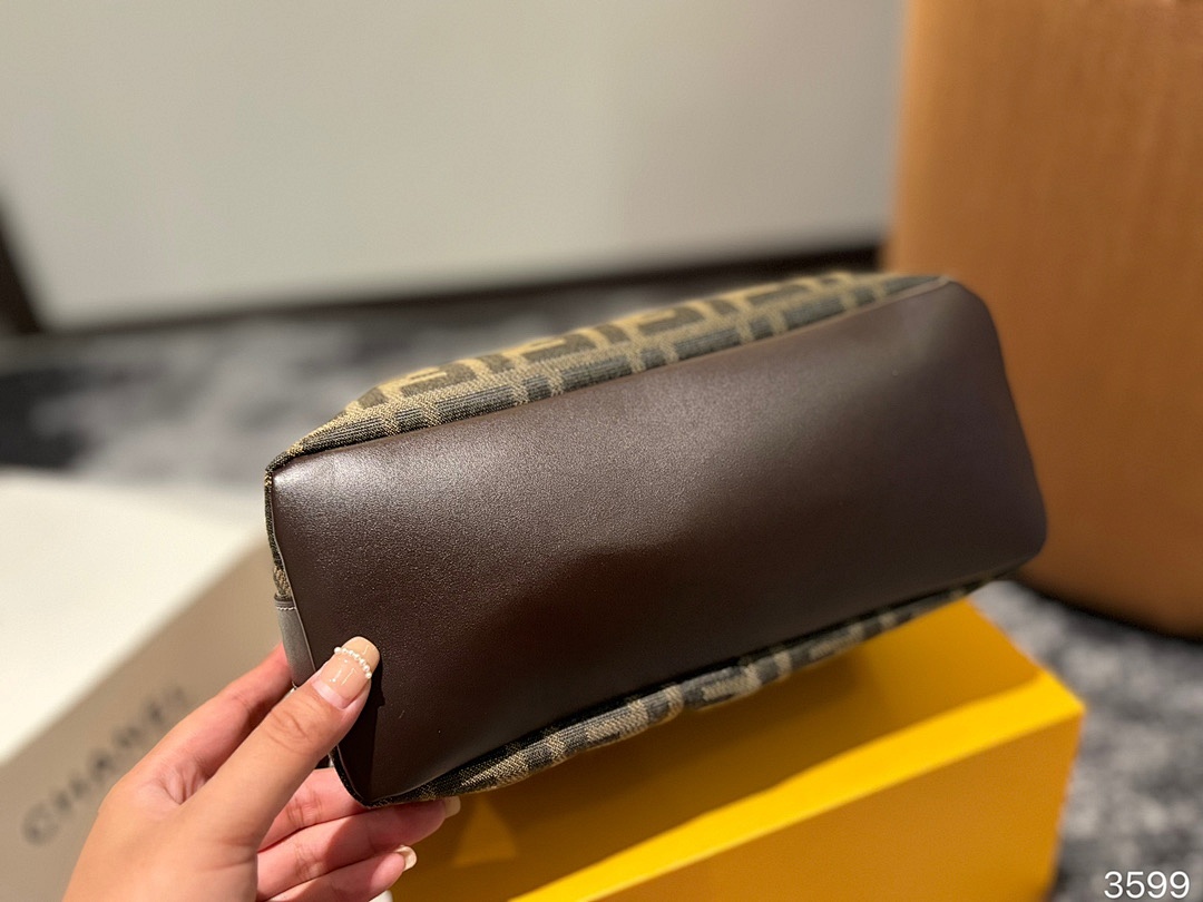 Fendi Baguette · 5002 — תמונה 4