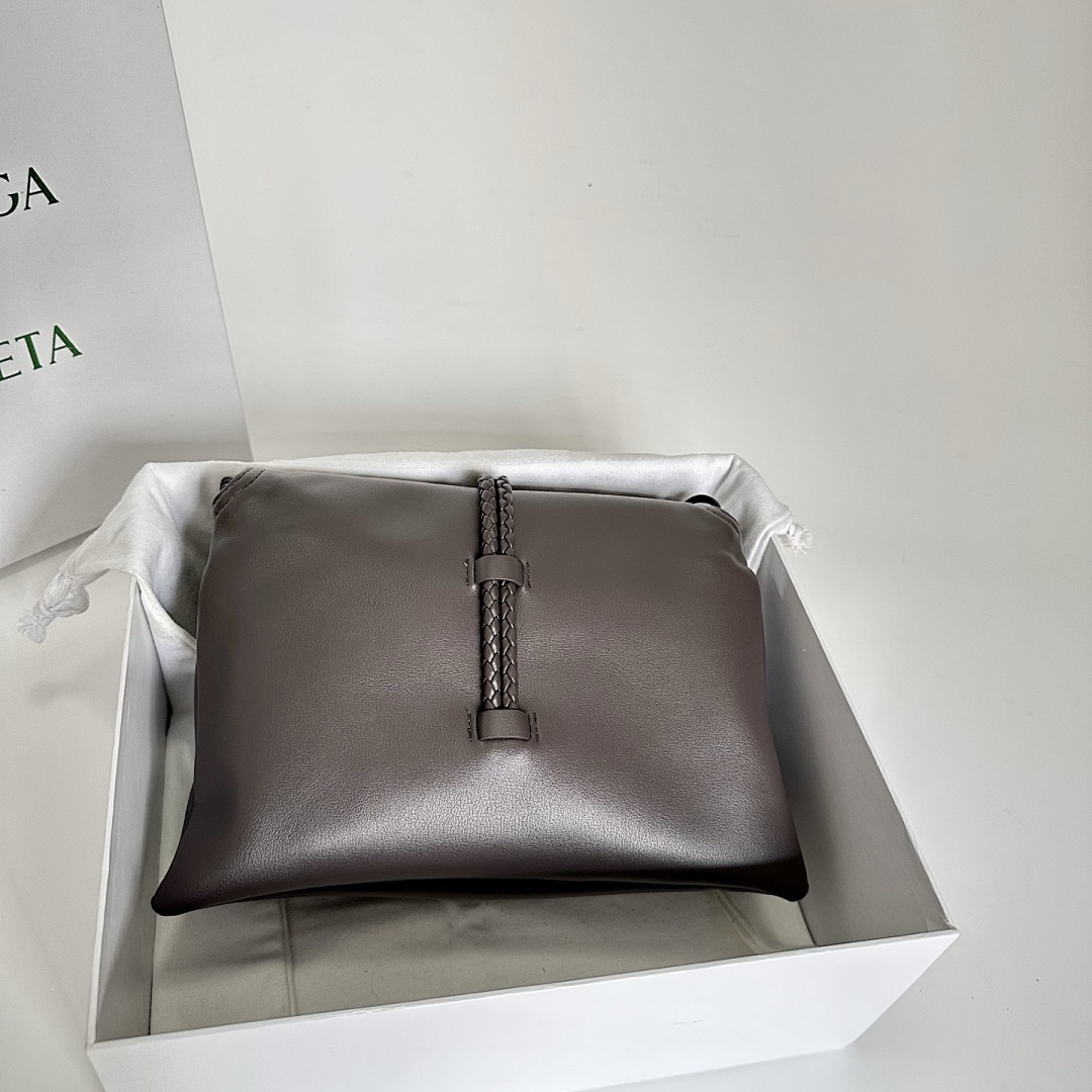 Bottega Veneta Liberta · 5907 — תמונה 22