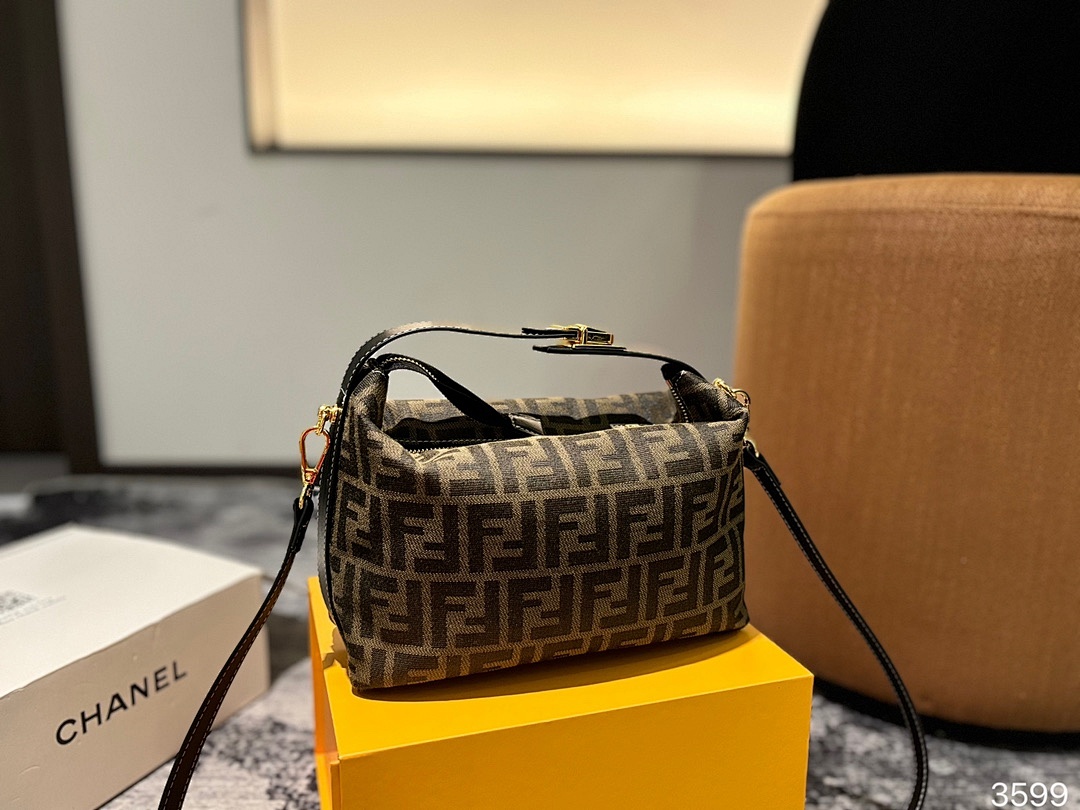 Fendi Baguette · 5002 — תמונה 7