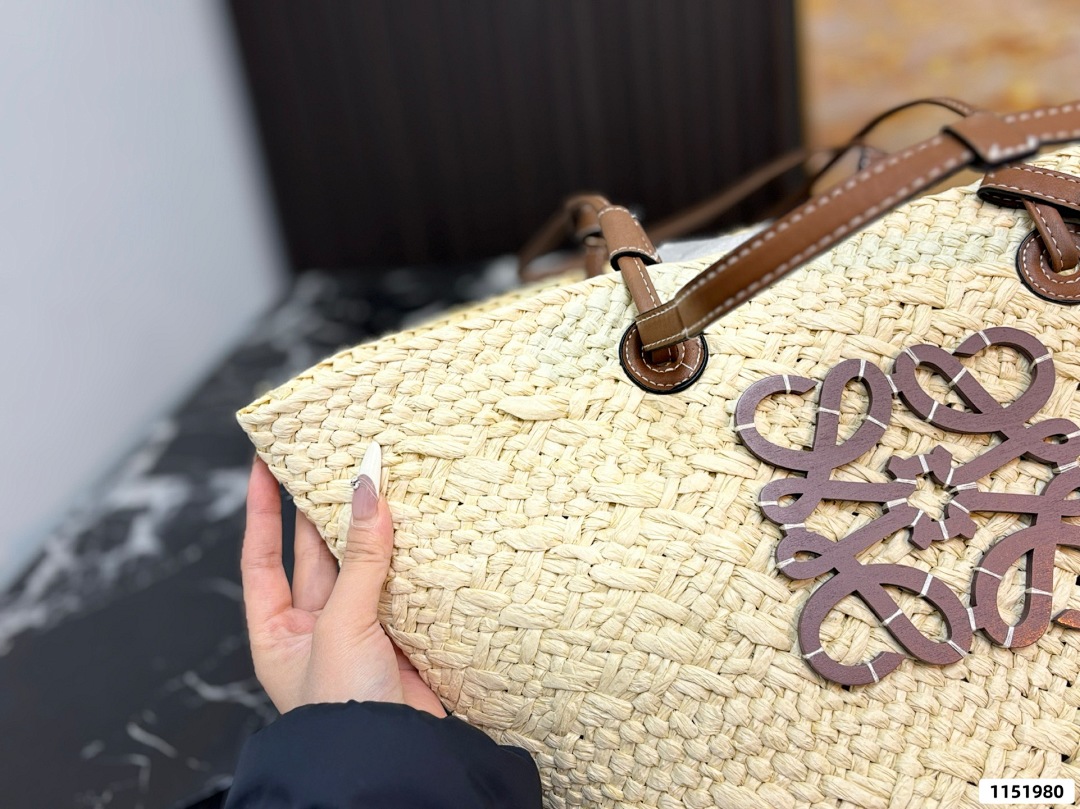 Loewe Anagram Basket Bag · 6234 — תמונה 3