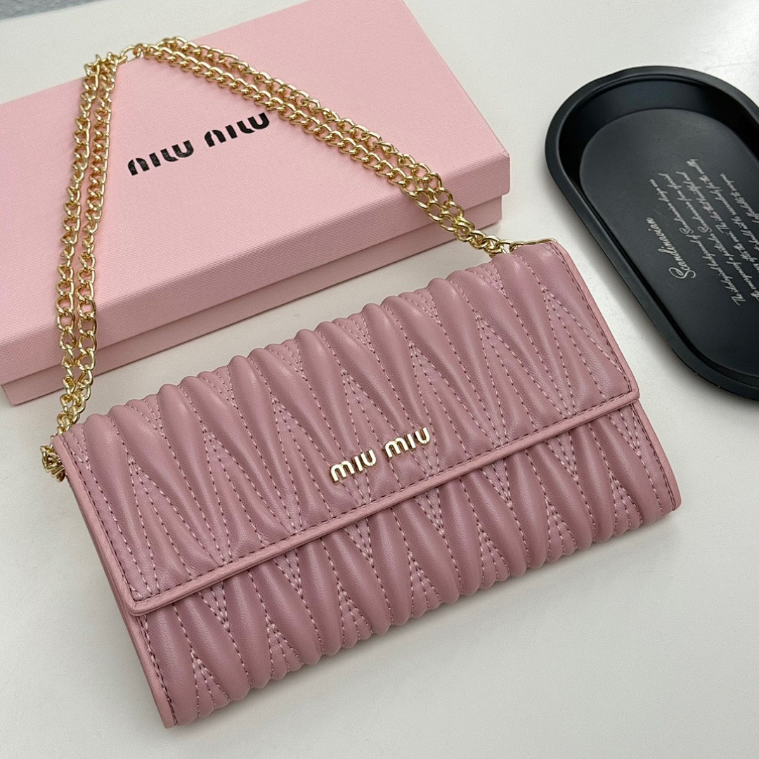Miu Miu Small Matelassé Nappa Leather Wallet · 5546 — תמונה 20