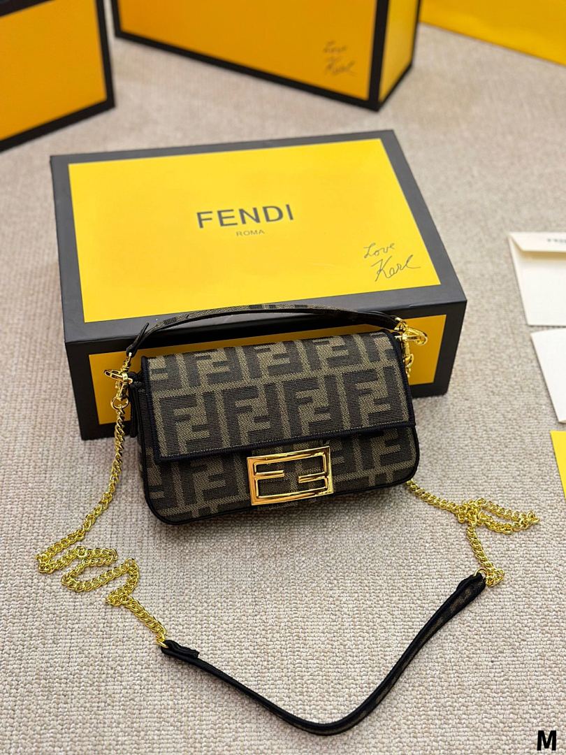 Fendi Baguette Mini · 4625 — תמונה 3