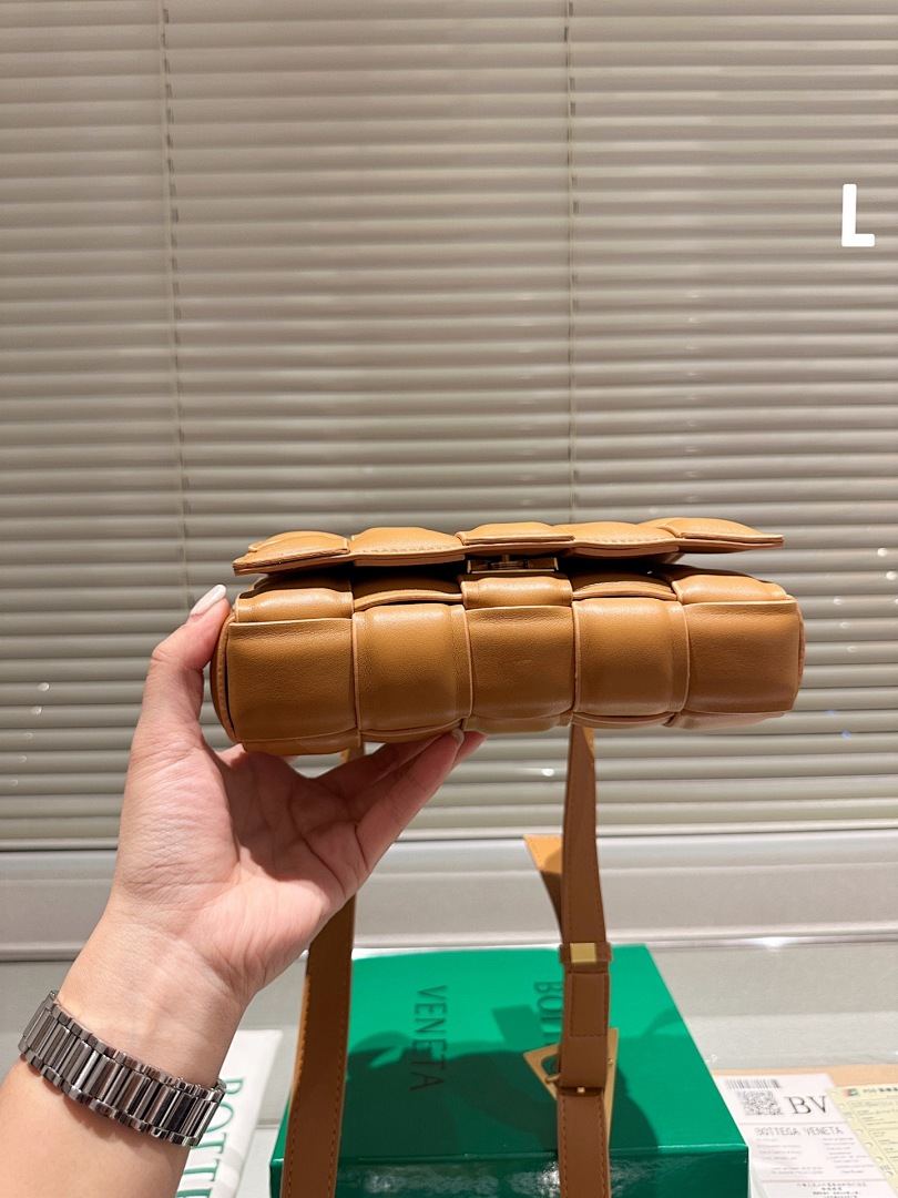 Bottega Veneta Cassette · 4200 — תמונה 14