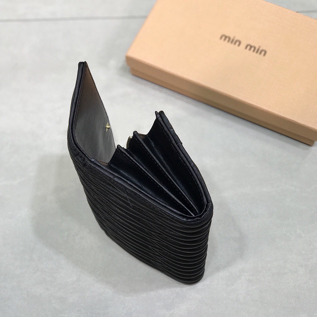 Miu Miu Matelassé Nappa Leather Wallet · 5481 — תמונה 14