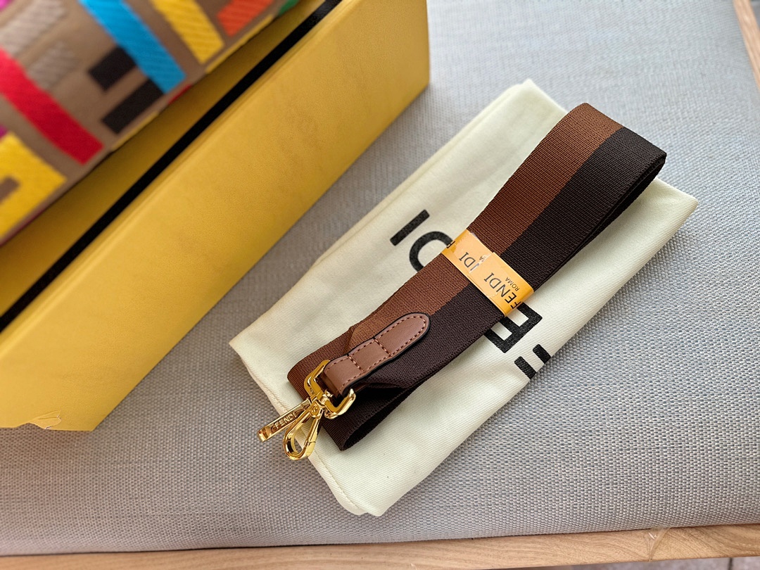 Fendi Baguette Mini · 4725 — תמונה 15