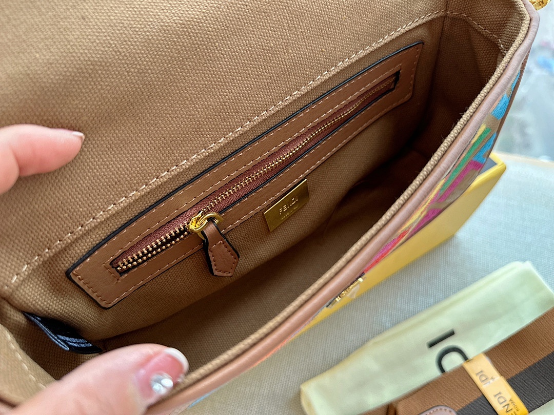 Fendi Baguette Mini · 4725 — תמונה 14
