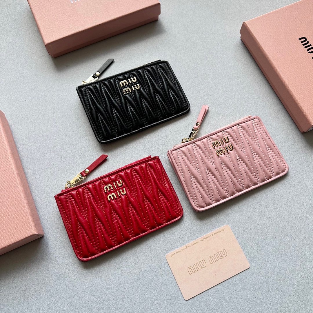 Miu Miu Matelassé Nappa Leather Card Holder · 5483 — תמונה 9