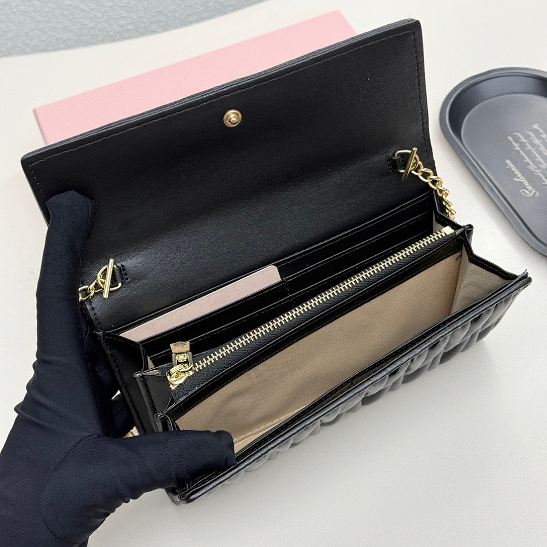 Miu Miu Small Matelassé Nappa Leather Wallet · 5546 — תמונה 5