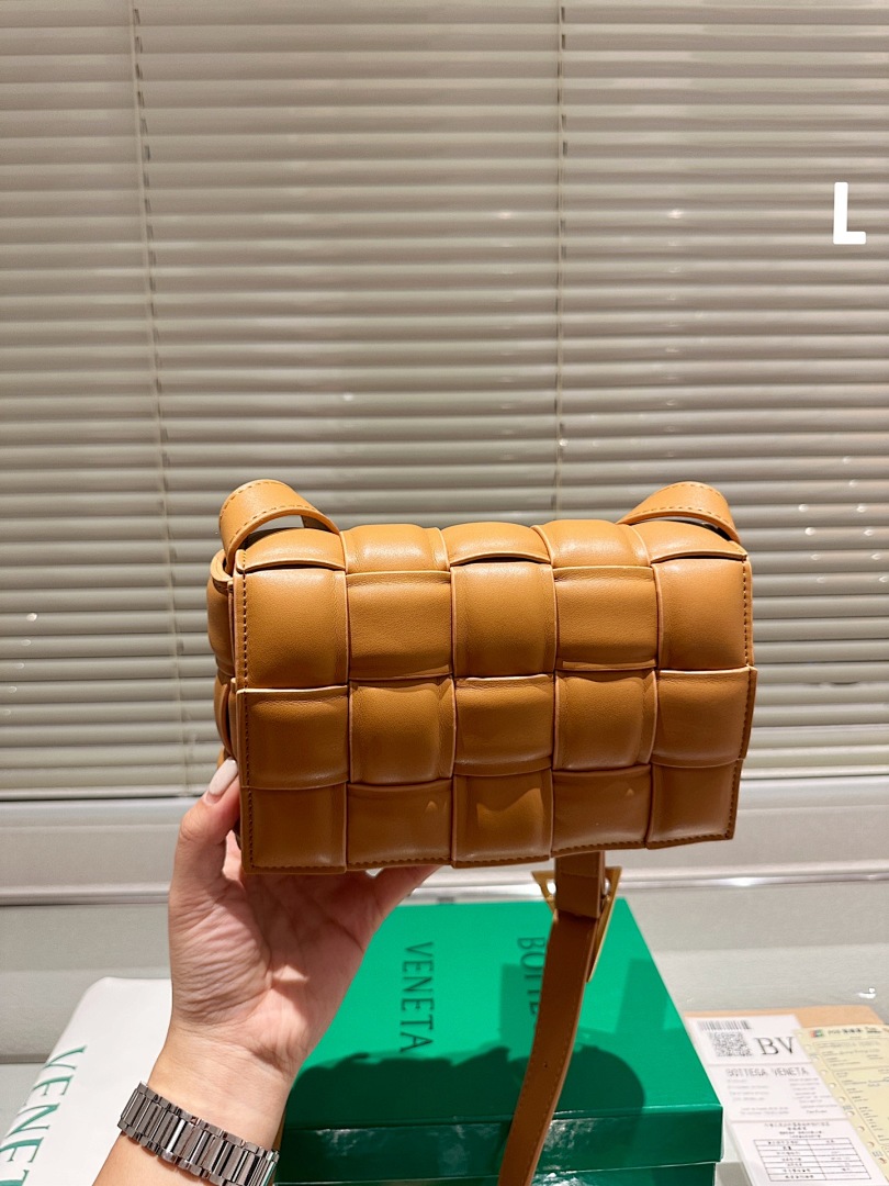 Bottega Veneta Cassette · 4200 — תמונה 17