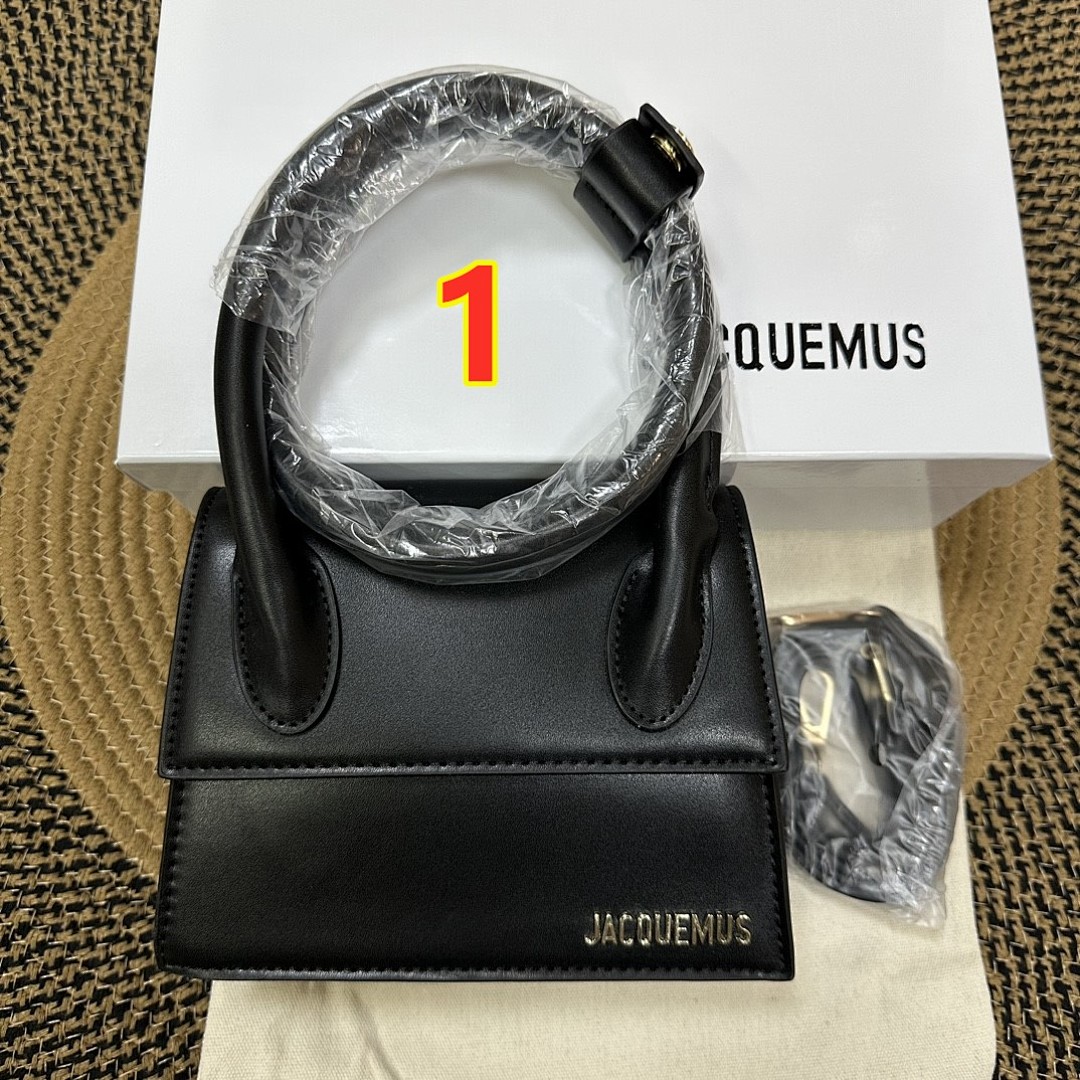 Jacquemus Le Chiquito · 6061