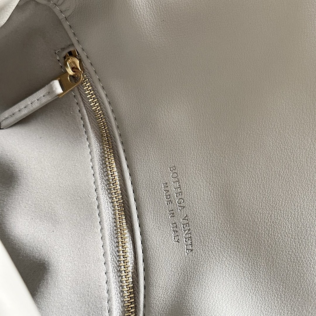Bottega Veneta Liberta · 5907 — תמונה 18