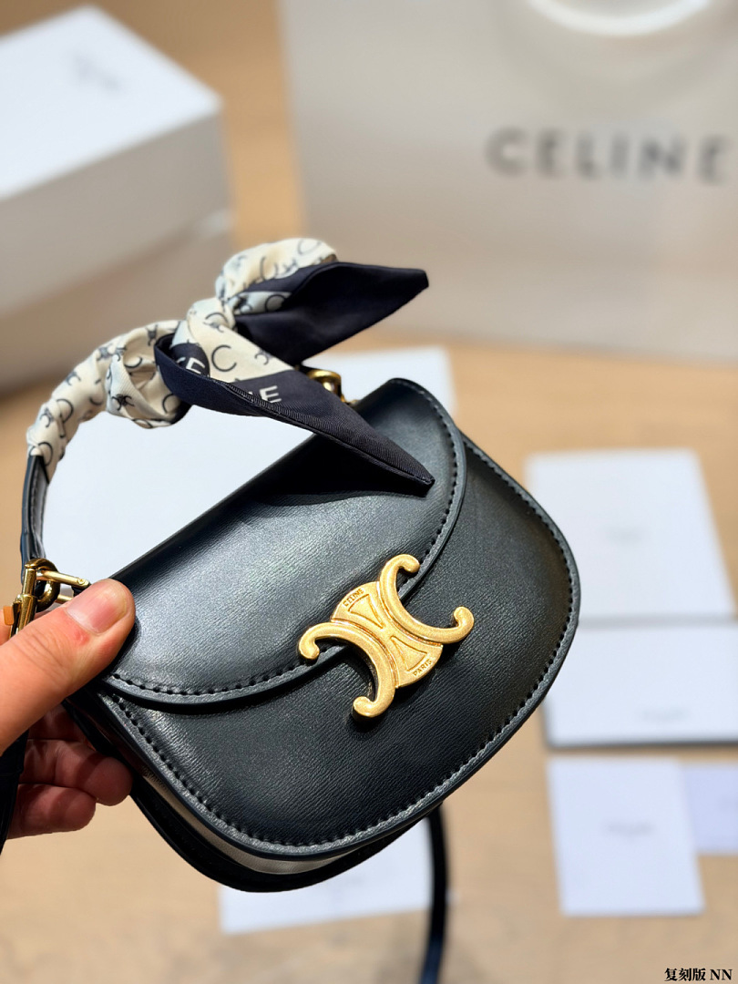 Celine Mini Besace Clea · 6413 — תמונה 10