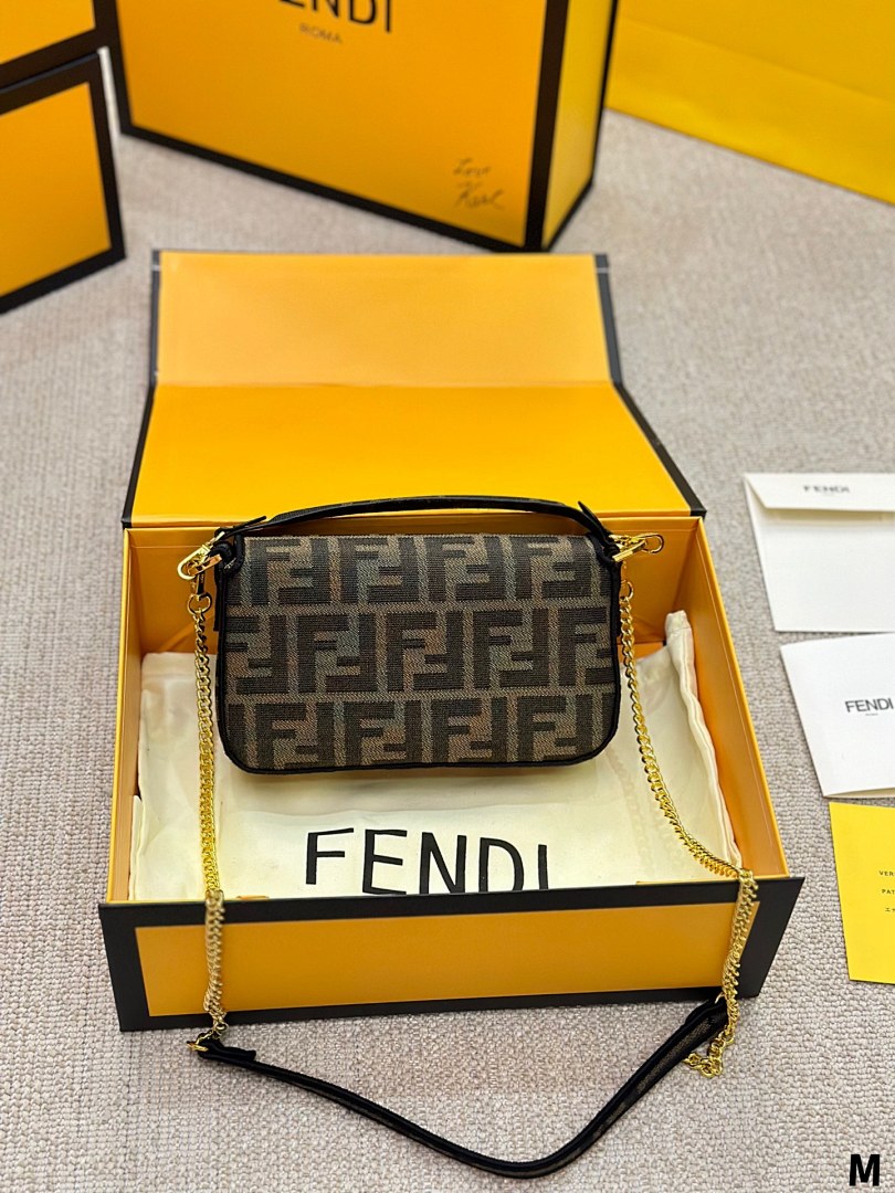 Fendi Baguette Mini · 4625 — תמונה 8