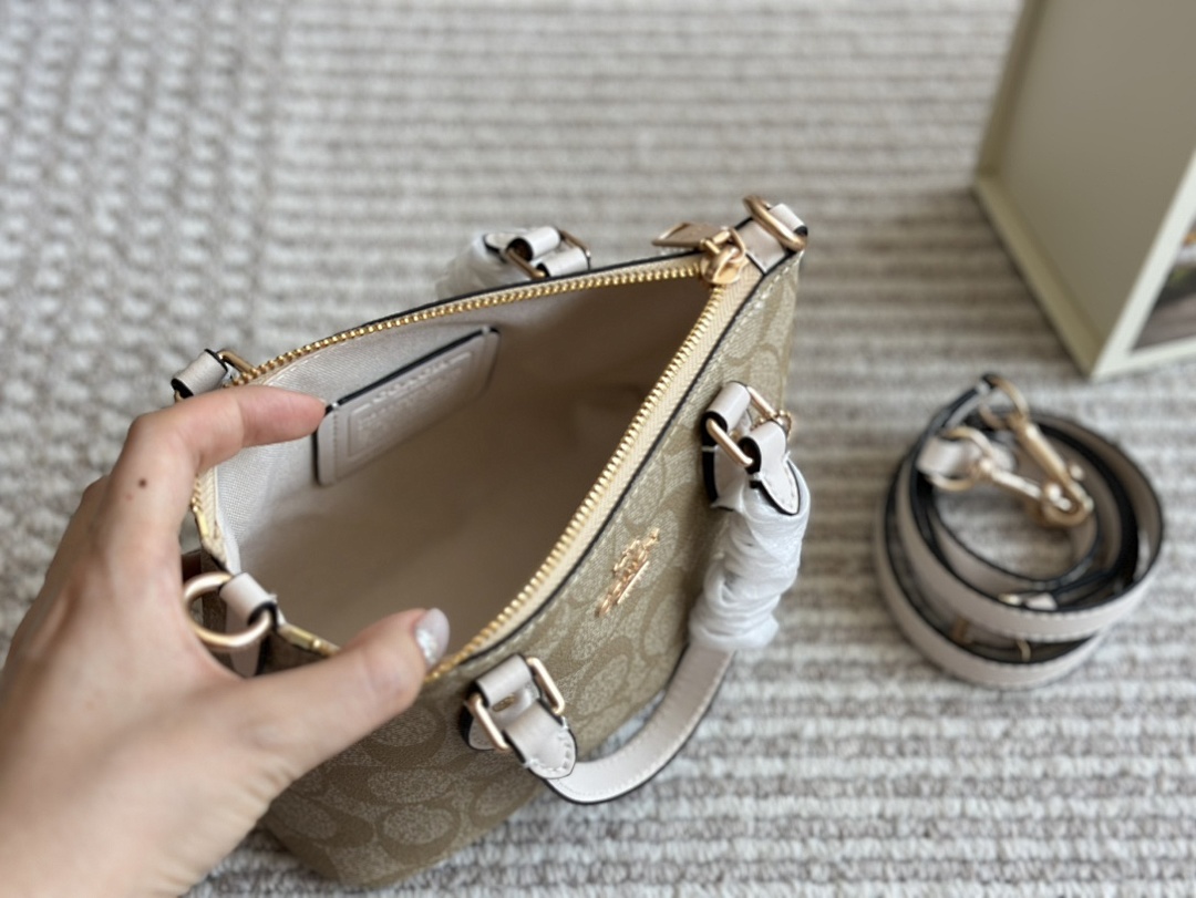 Coach Mini Gallery · 4714 — תמונה 8