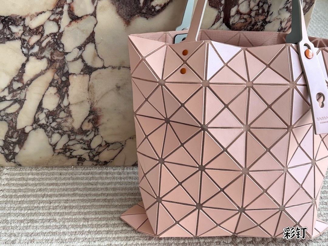 Issey Miyake Bao Bao Lucent Geometric Tote · 5229 — תמונה 23