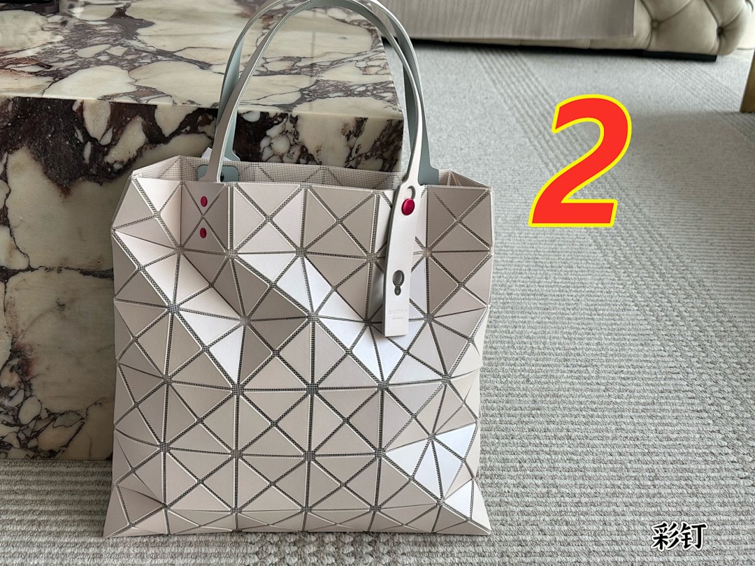Issey Miyake Bao Bao Lucent Geometric Tote · 5229 — תמונה 5