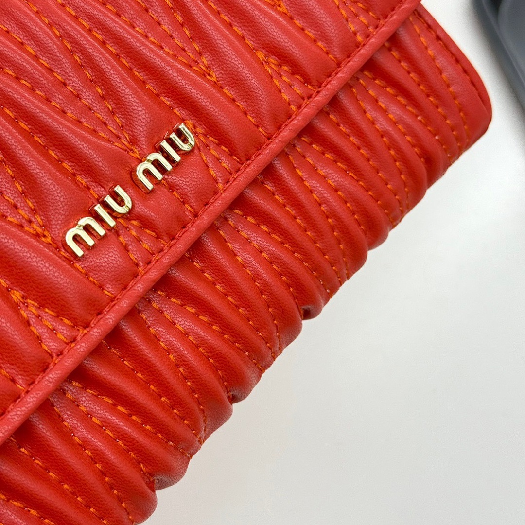 Miu Miu Small Matelassé Nappa Leather Wallet · 5546 — תמונה 15