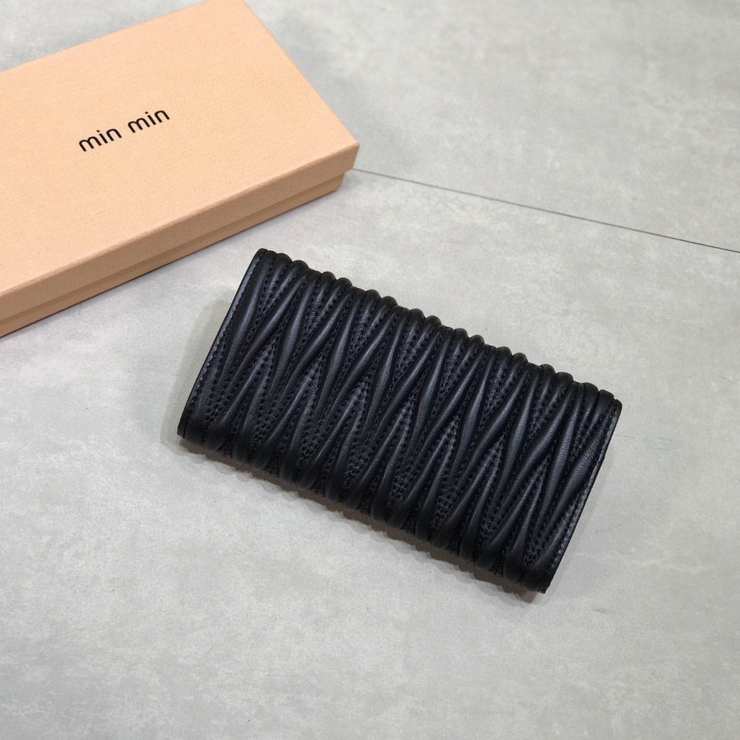 Miu Miu Matelassé Nappa Leather Wallet · 5481 — תמונה 11