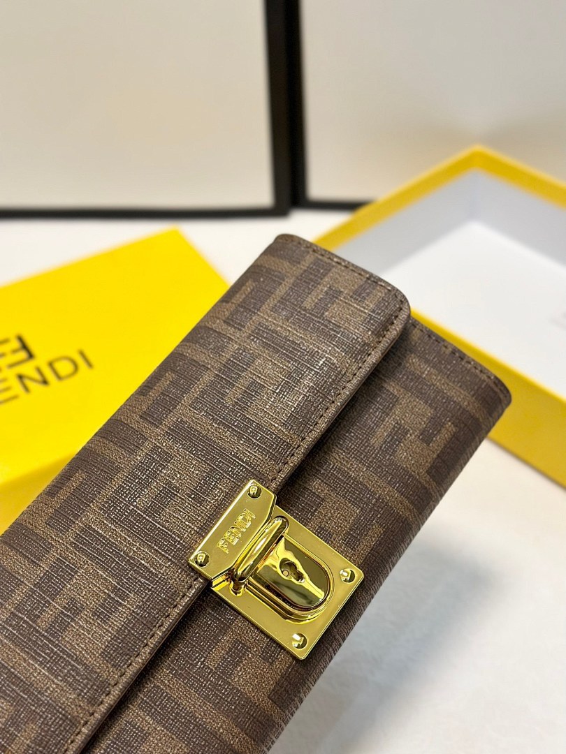 FENDI Continental Wallet · 4676 — תמונה 18