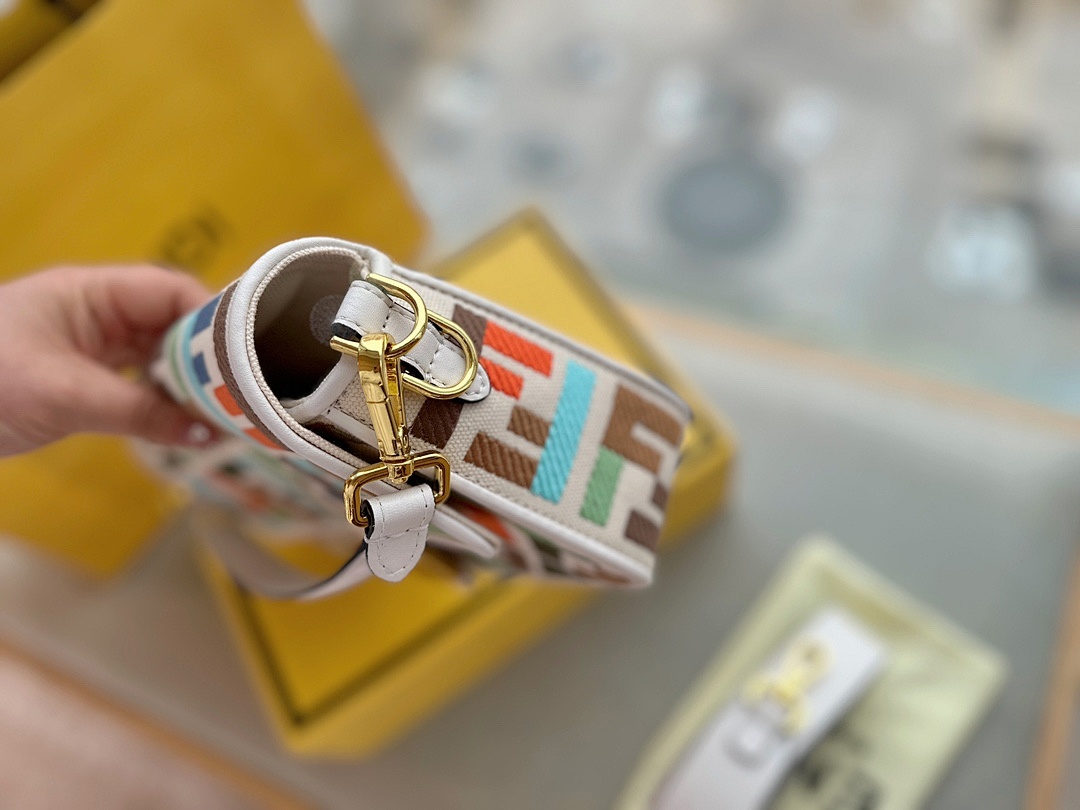 Fendi Baguette Mini · 4725 — תמונה 8